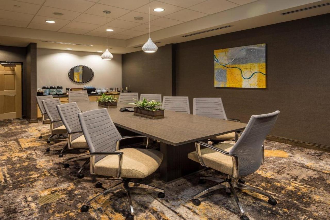 Hilton Garden Inn Pittsburgh Airport Moon Township Exterior photo
