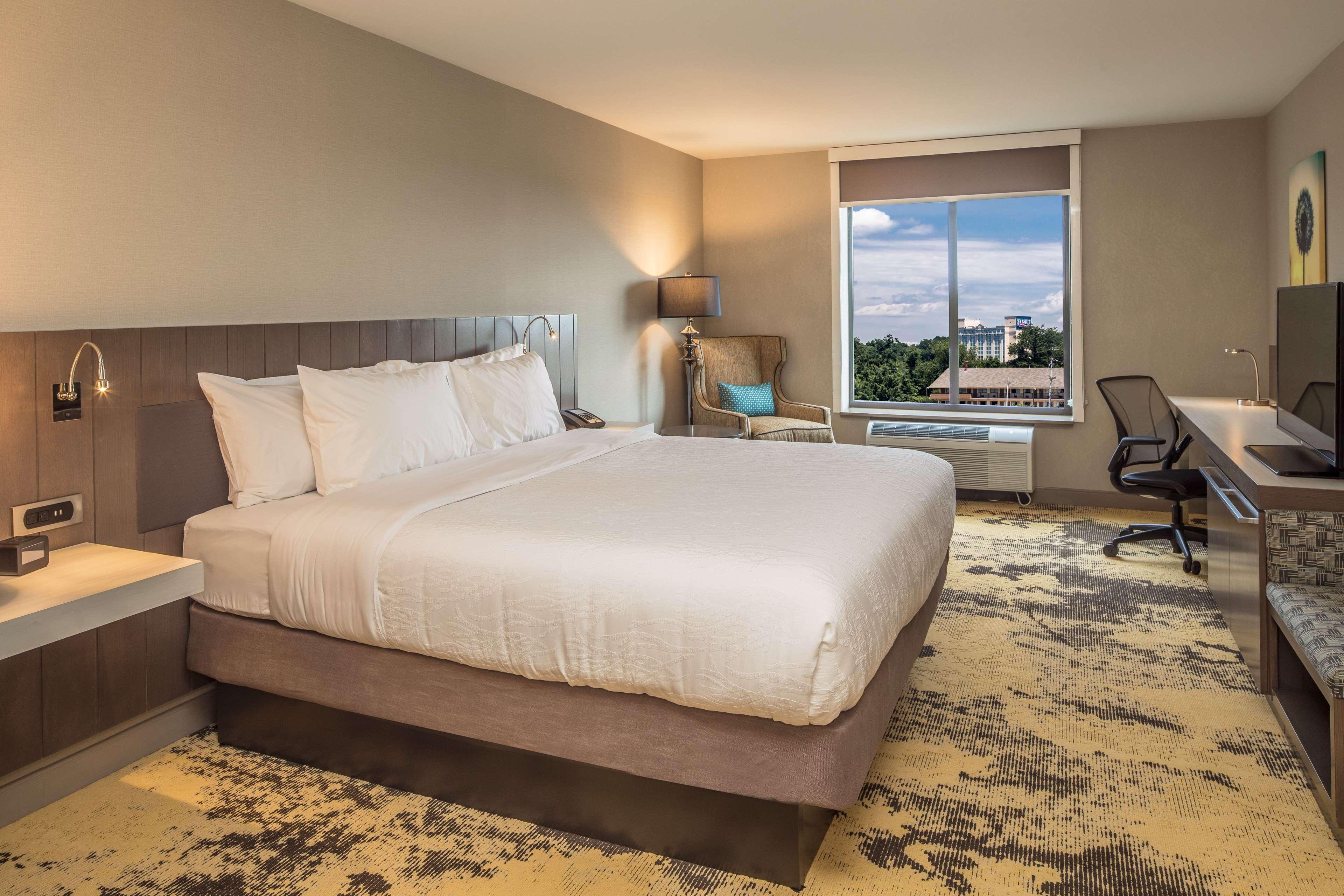 Hilton Garden Inn Pittsburgh Airport Moon Township Exterior photo