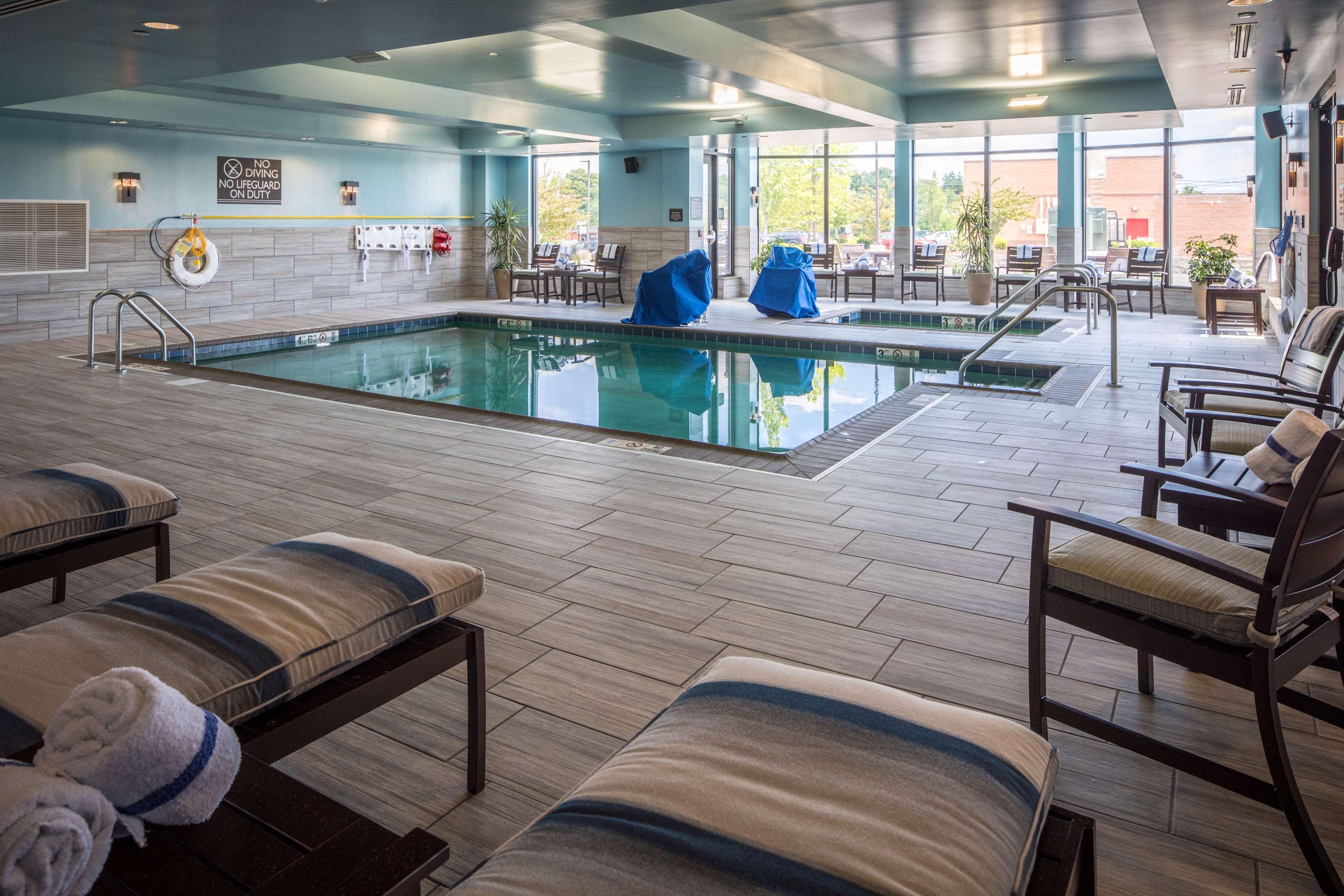 Hilton Garden Inn Pittsburgh Airport Moon Township Exterior photo