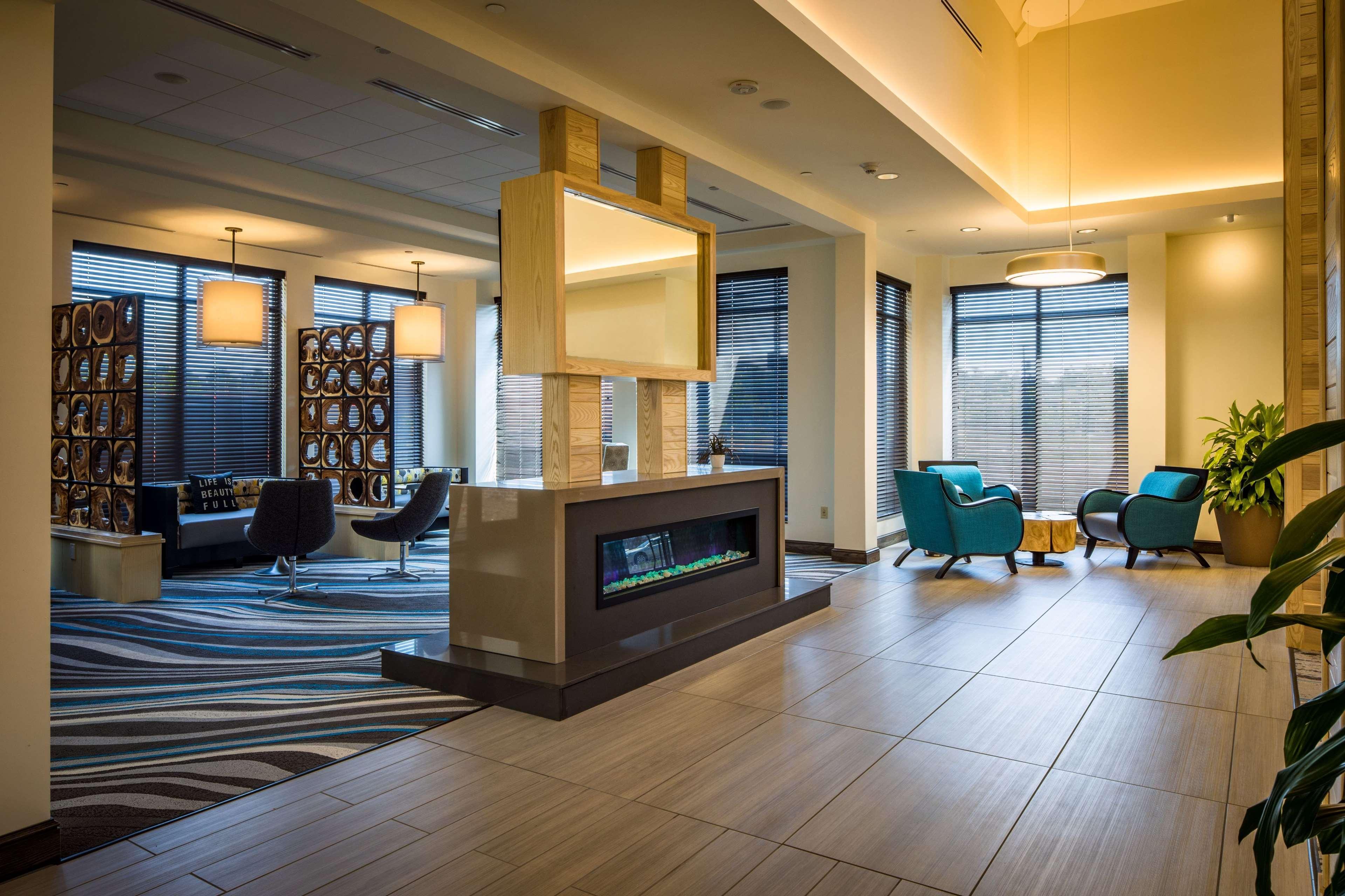 Hilton Garden Inn Pittsburgh Airport Moon Township Exterior photo