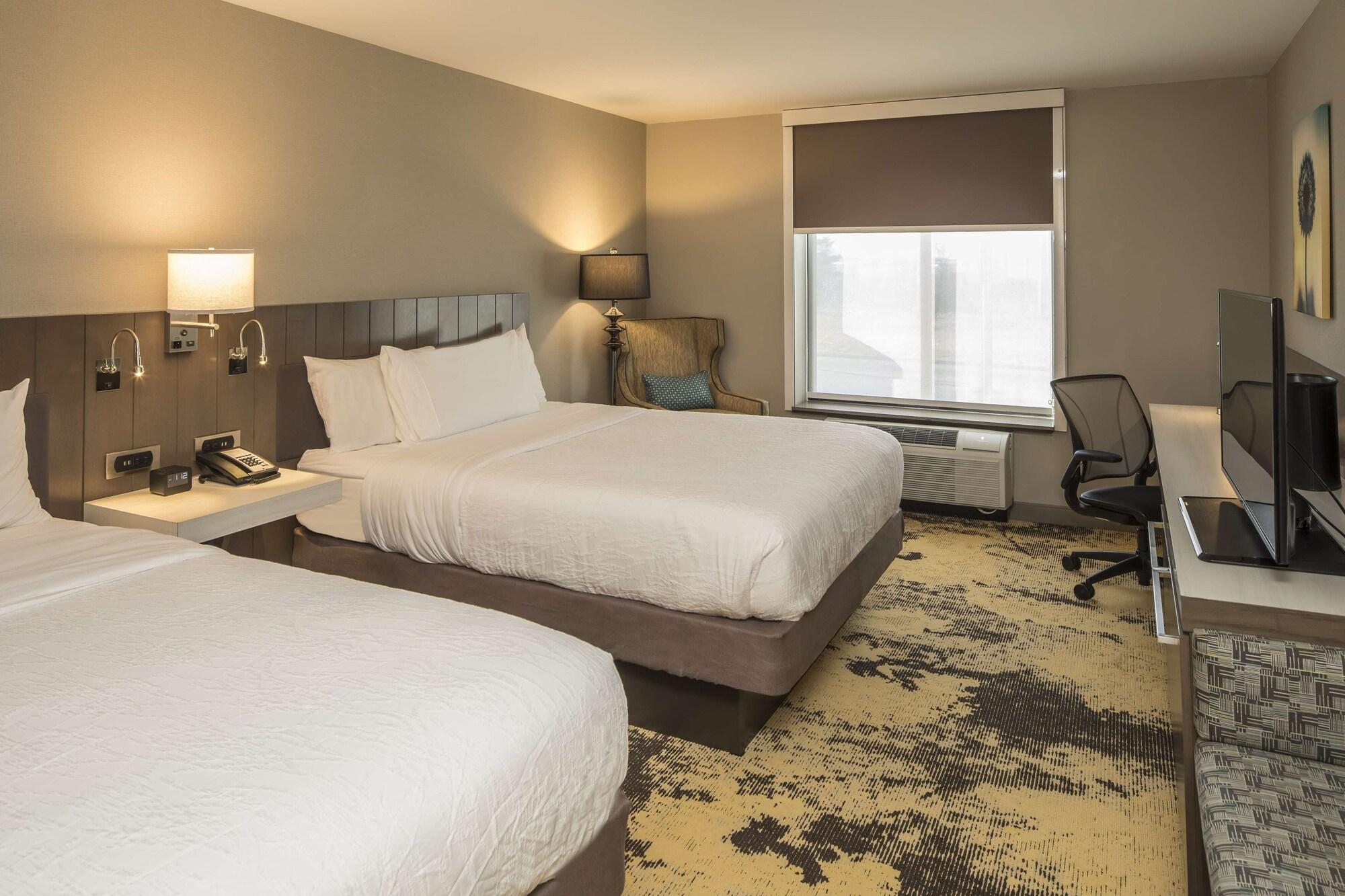 Hilton Garden Inn Pittsburgh Airport Moon Township Exterior photo