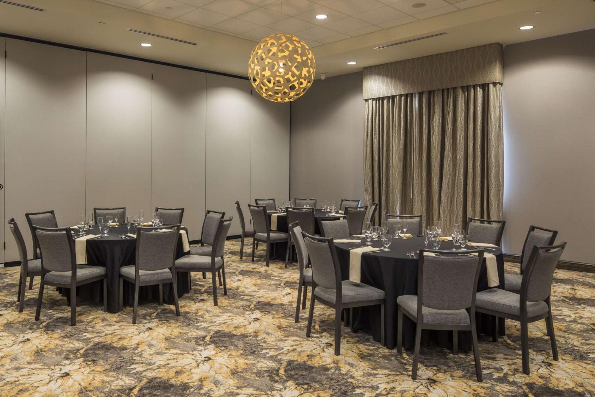 Hilton Garden Inn Pittsburgh Airport Moon Township Exterior photo
